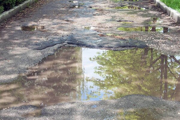 Why Is Water Leaking Under My Driveway Pavers?