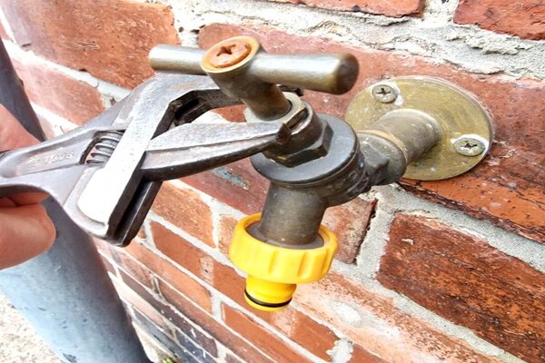 Help! My Outdoor Tap is Leaking When Turned Off